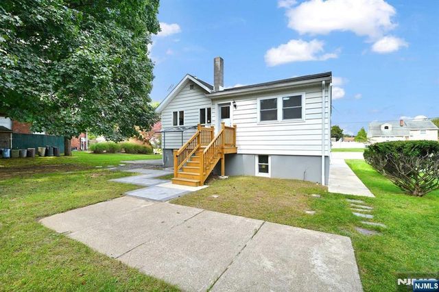 516 Riverdale Boulevard, Pompton Lakes, NJ 07442