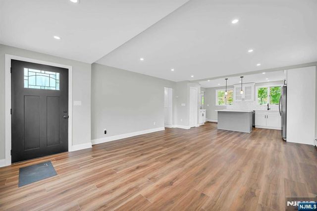 516 Riverdale Boulevard, Pompton Lakes, NJ 07442