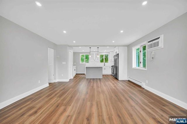 516 Riverdale Boulevard, Pompton Lakes, NJ 07442