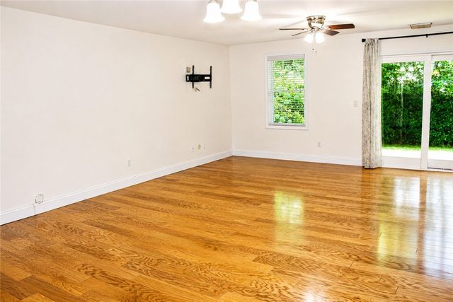 16 Gray Coach Lane 1604, Cranston, RI 02921