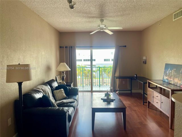 6001 SW 70th St 535, South Miami, FL 33143