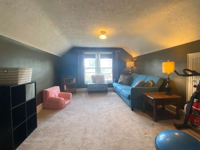 109 W 10th Avenue, Huntington, WV 25701