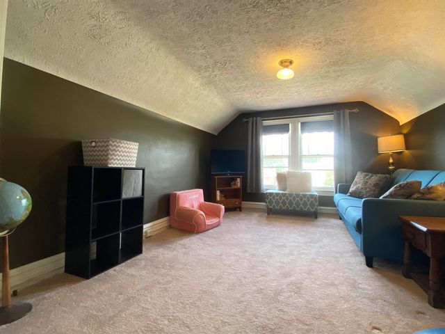 109 W 10th Avenue, Huntington, WV 25701