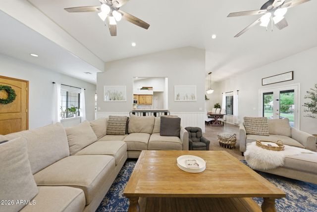 1566 E PAINT HORSE Place, San Tan Valley, AZ 85140