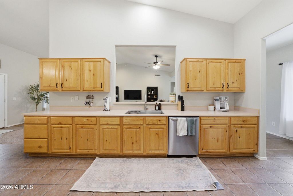 Image 16 of property listing at 1566 E PAINT HORSE Place, San Tan Valley, AZ 85140