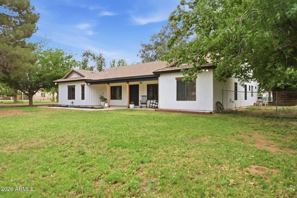 Image 4 of property listing at 1566 E PAINT HORSE Place, San Tan Valley, AZ 85140
