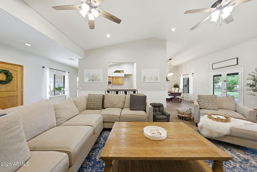 Image 6 of property listing at 1566 E PAINT HORSE Place, San Tan Valley, AZ 85140