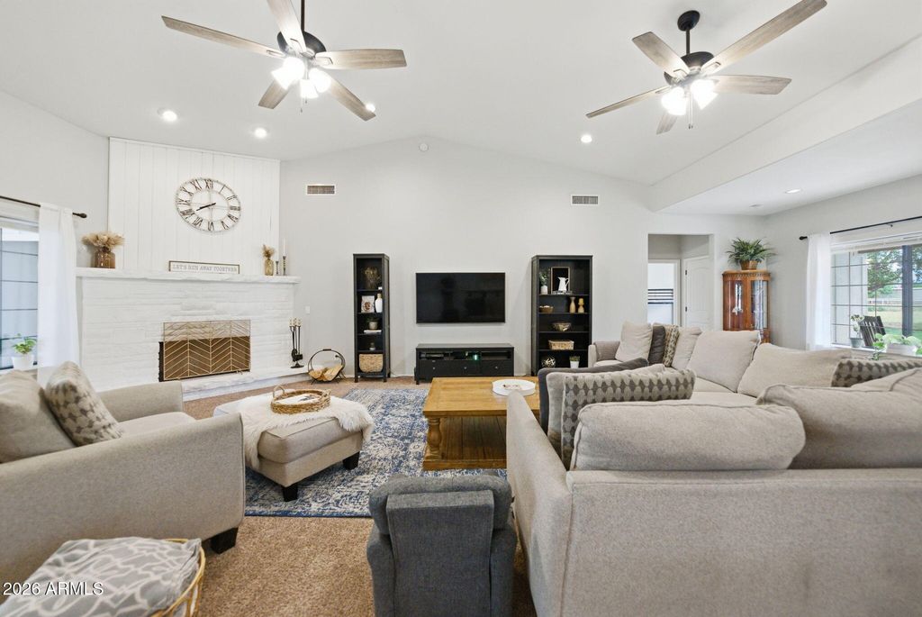 Image 7 of property listing at 1566 E PAINT HORSE Place, San Tan Valley, AZ 85140