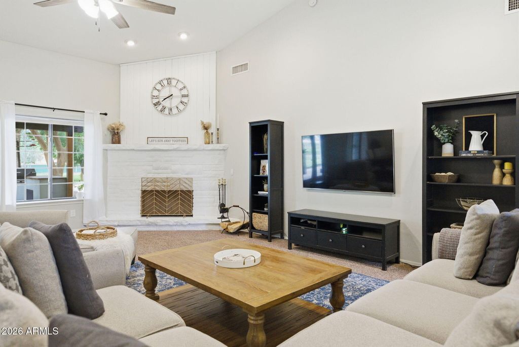 Image 8 of property listing at 1566 E PAINT HORSE Place, San Tan Valley, AZ 85140