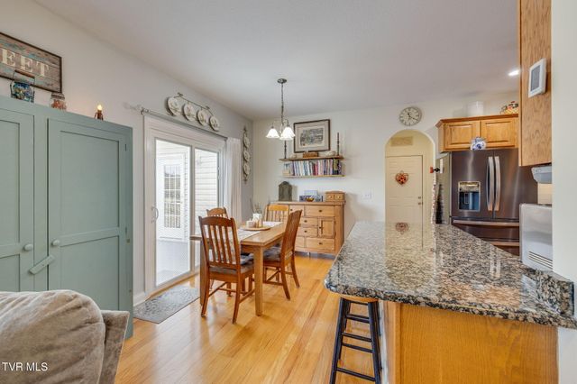 1121 Wahoo Valley Road, Kingsport, TN 37663