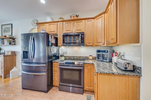 1121 Wahoo Valley Road, Kingsport, TN 37663