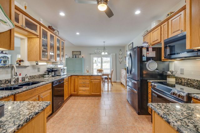 1121 Wahoo Valley Road, Kingsport, TN 37663