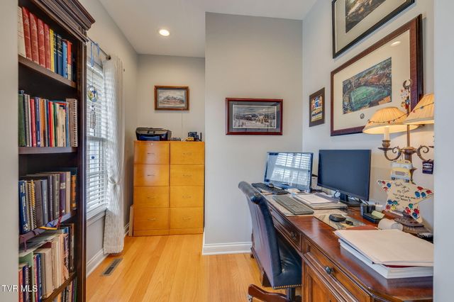 1121 Wahoo Valley Road, Kingsport, TN 37663