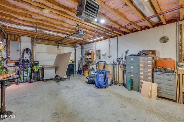 1121 Wahoo Valley Road, Kingsport, TN 37663