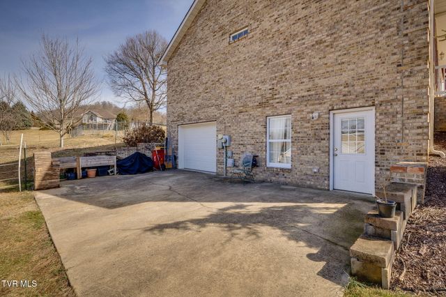 1121 Wahoo Valley Road, Kingsport, TN 37663