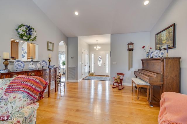 1121 Wahoo Valley Road, Kingsport, TN 37663