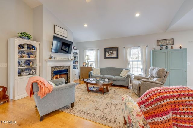 1121 Wahoo Valley Road, Kingsport, TN 37663