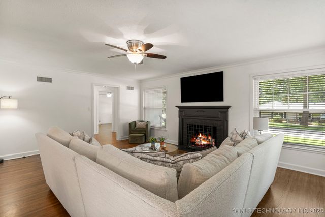 3447 S Gary Place, Tulsa, OK 74105