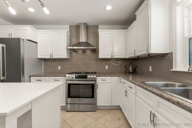 3447 S Gary Place, Tulsa, OK 74105