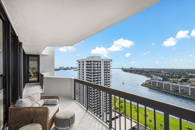 108 Lakeshore Drive 38-ph, North Palm Beach, FL 33408