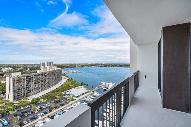 108 Lakeshore Drive 38-ph, North Palm Beach, FL 33408