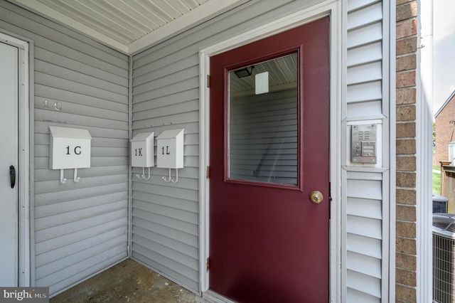 1 LAKE DR #L, East Windsor, NJ 08520