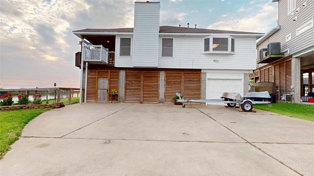 925 Bonita Street, Bayou Vista, TX 77563