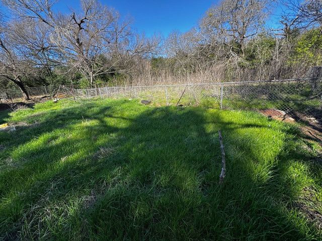 406 S 2nd Street, Tehuacana, TX 76635