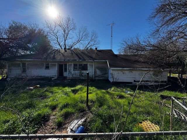 406 S 2nd Street, Tehuacana, TX 76635