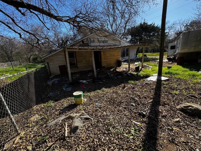 406 S 2nd Street, Tehuacana, TX 76635