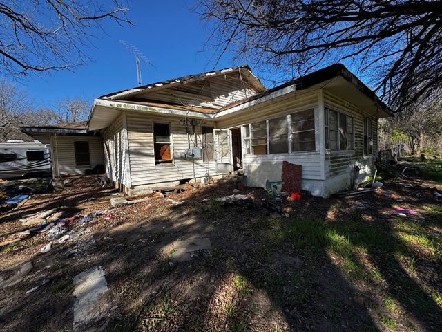 406 S 2nd Street, Tehuacana, TX 76635
