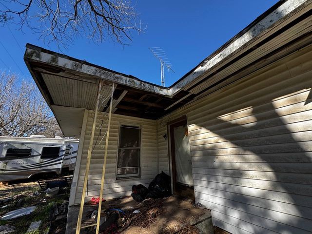 406 S 2nd Street, Tehuacana, TX 76635