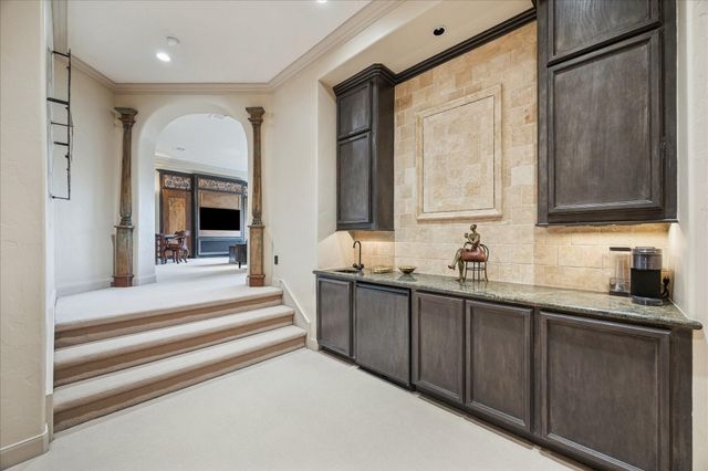 6 Mott Lane, Houston, TX 77024