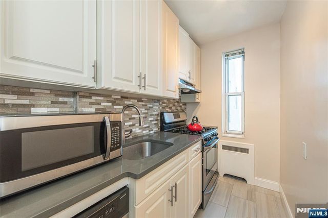 8700 Boulevard East 3D, North Bergen, NJ 07047