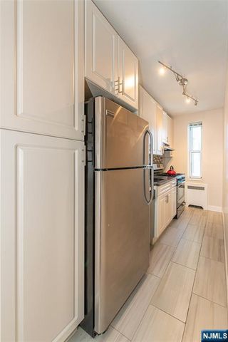 8700 Boulevard East 3D, North Bergen, NJ 07047