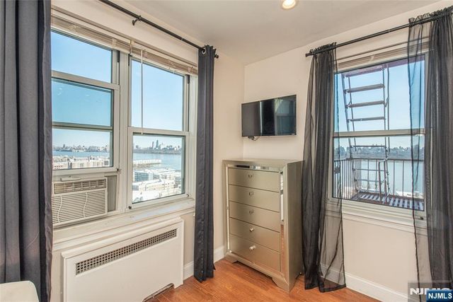 8700 Boulevard East 3D, North Bergen, NJ 07047