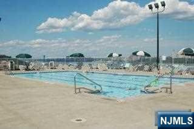 8700 Boulevard East 3D, North Bergen, NJ 07047
