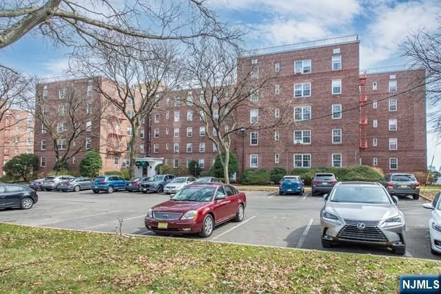8700 Boulevard East 3D, North Bergen, NJ 07047