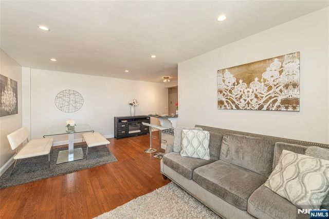 8700 Boulevard East 3D, North Bergen, NJ 07047