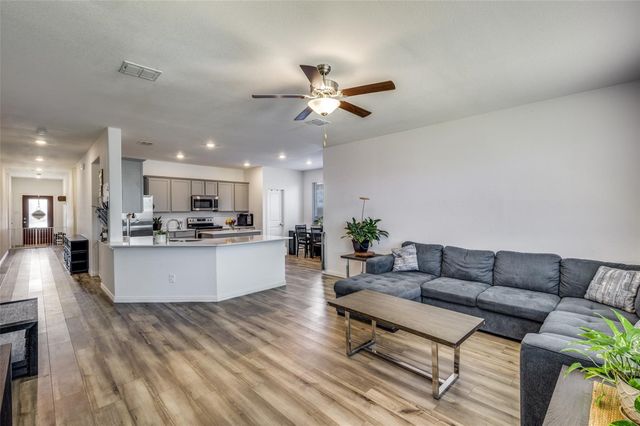 11425 Silver Queen Drive, Aubrey, TX 76227