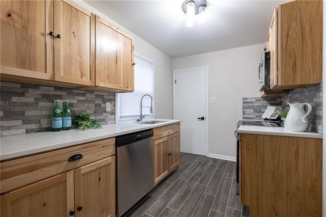 1301 NE 67th Terrace, Gladstone, MO 64118