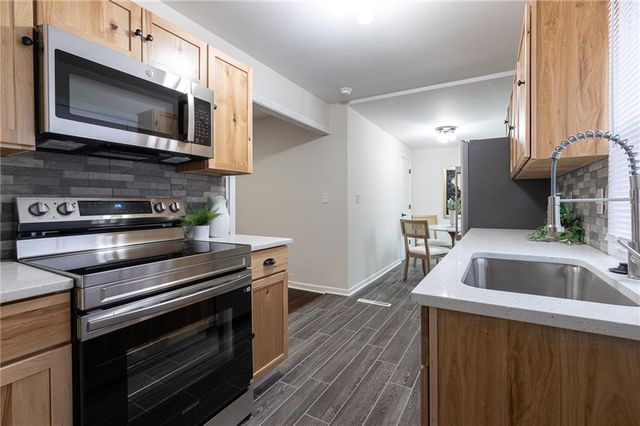 1301 NE 67th Terrace, Gladstone, MO 64118