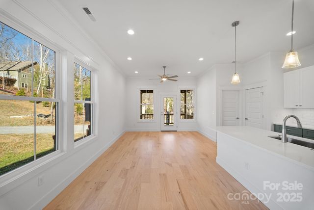 109 Collin Place 4, Asheville, NC 28804