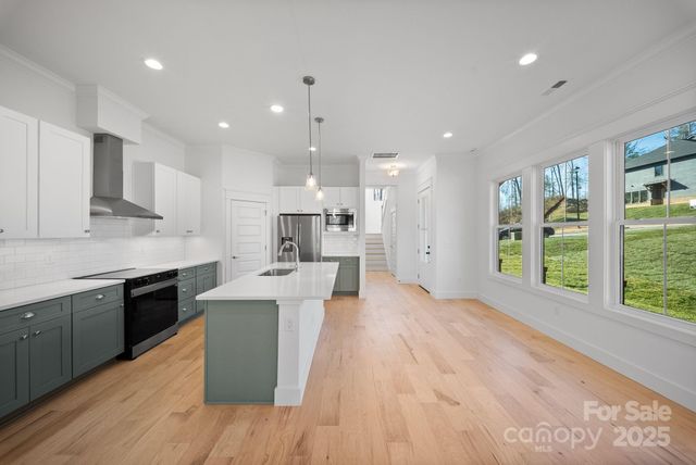 109 Collin Place 4, Asheville, NC 28804