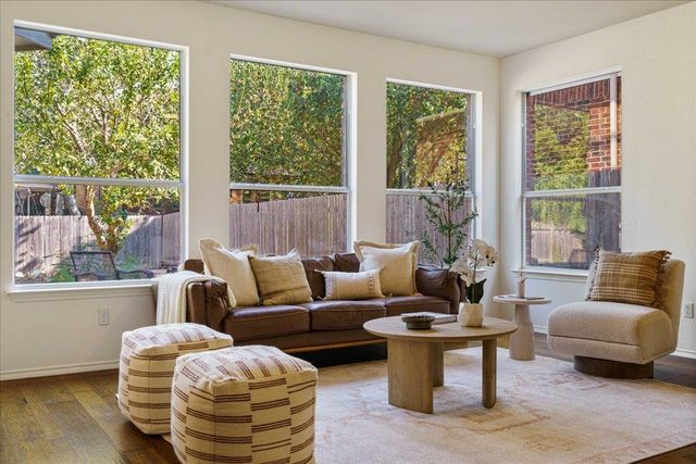 5128 Bluestar DR, Austin, TX 78739