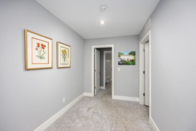 8911 Barrington Lane 30, Jenison, MI 49428