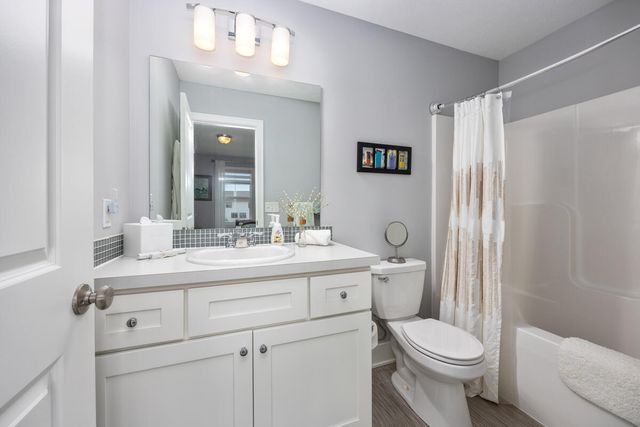 8911 Barrington Lane 30, Jenison, MI 49428