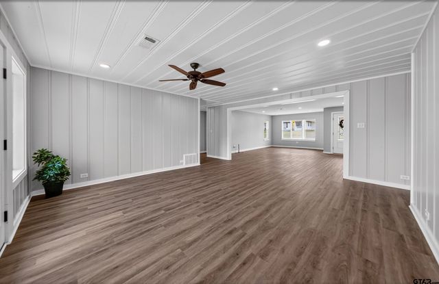 805 E Duval, Troup, TX 75789