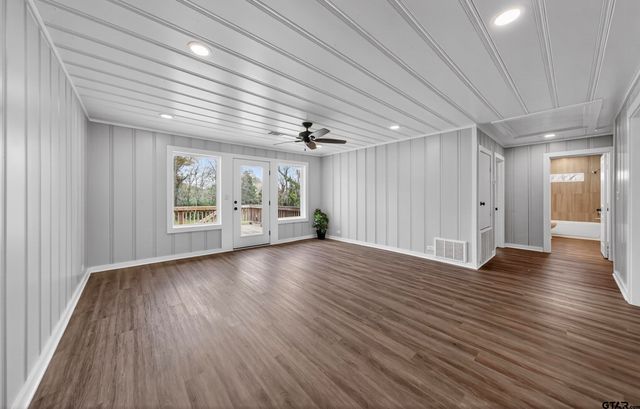 805 E Duval, Troup, TX 75789