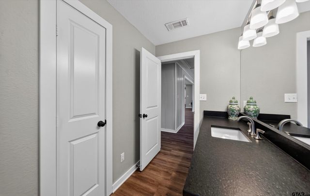 805 E Duval, Troup, TX 75789